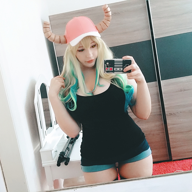 Piadn-lucoa takes a selfie(21)